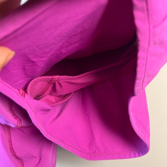 Lululemon Speed Up Lined Short in a Fuchsia megenta color Size 6 - Picture 10 of 10